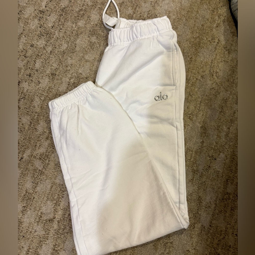 ALO White Accolade sweatpants size Small
